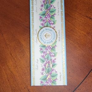 Shower gift sets and luxury soap pack